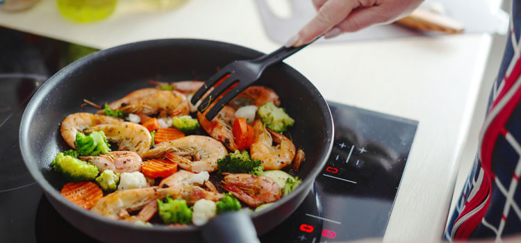 Can Induction Cookware Be Used on a Gas Stove